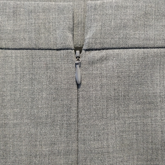 ARITZIA Talula Babaton Grey Wool Skirt - Picture 8 of 9